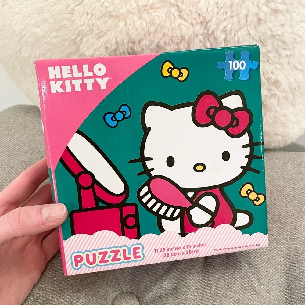 HELLO KITTY 100 piece puzzle
